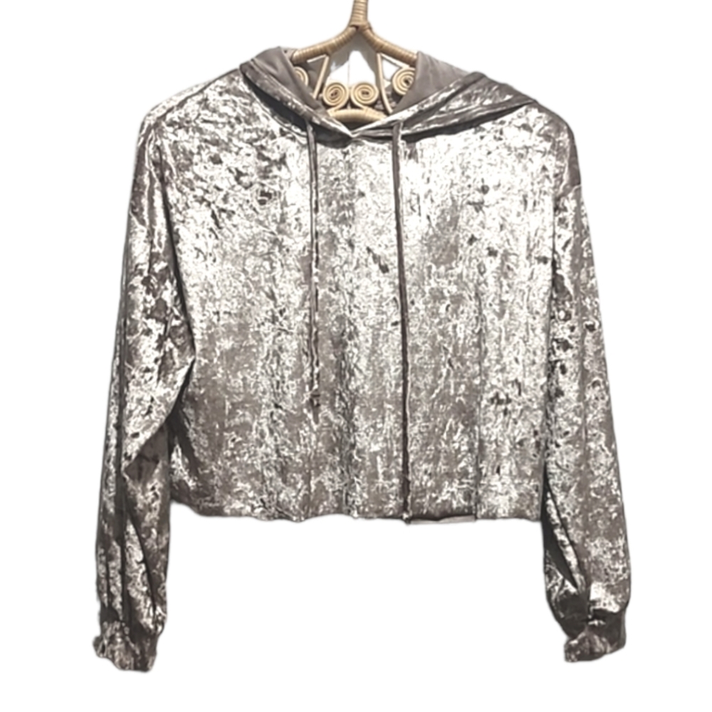 ⭐️Ivoire velvet like cropped hoodie size M